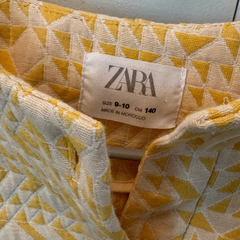 Zara Kids Light Yellow Patterned Puffer Jacket
